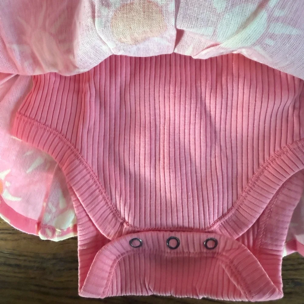 NWT. Old Navy Sleeveless Ribbed Bodysuit Dress for Baby. 3-6 Months